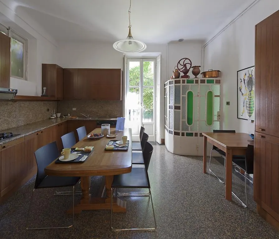 Ekoliving Bed & Breakfast Milan 3*,